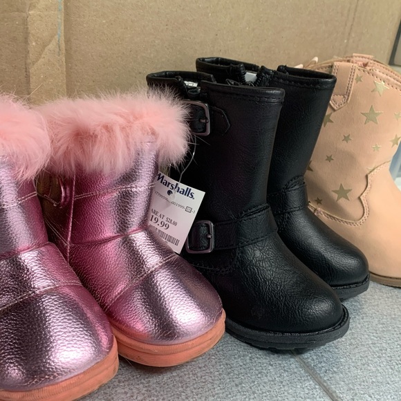 Carters 3 pairs of toddler boots size 6 and 7 - Picture 9 of 10